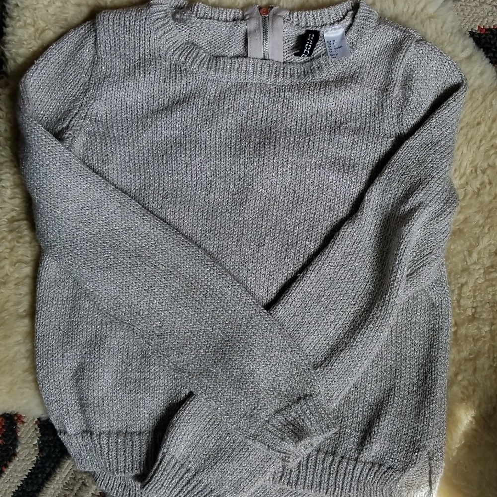Cropped sweater with metallic detail